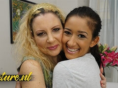 Doigter, Première fois, Mamie, Hd, Léchez, Seins naturels, Orgasme, Adolescente