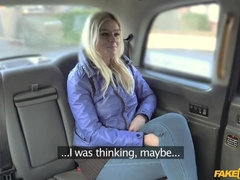 Leie, Blondine, Blasen, Auto, Hundestellung, Aufs gesicht abspritzen, Im freien, Pov