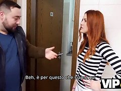Watch how Hunter Si scopa a wealthy redhead in the public part of town