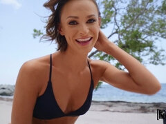 Playa, Verga grande, Mamada, Morena, Al aire libre, Pov, Chupando, Adolescente