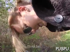 Blonde, Sucer une bite, En levrette, Européenne, Public, Réalité, Rugueux, Mouillée