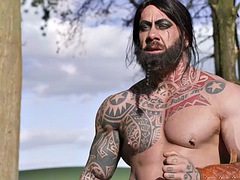 Warrior sluts pussybanged in outdoor 3some by knight