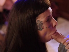 18 jahre, Leie, Braunhaarige, Pummelig, Hochschule, Hardcore, Orgie, Party