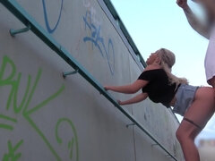 Sucer une bite, Brunette brune, Hd, Argent, Pov, Public, Pute, Adolescente