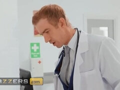 Kiki Daniels' Only Problem: Cold Feet - Brazzers' Easy Fix