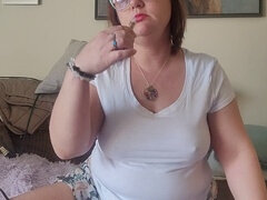 Amateur, Morena, Gafas, Fumando, Tetas