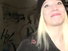 Enthousiasteling, Grote lul, Blond, Buiten, Openbaar, Realiteit
