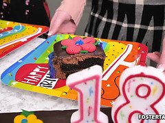 Blasen, Gehörnter ehemann, Schwanz, Aufs gesicht abspritzen, Hardcore, Muschi, Ablutschen, Flotter dreier