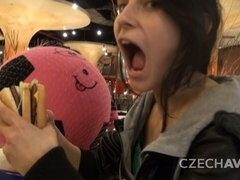 18, 最高, 浴室, フェラチオ, 指いじり, 自家製, ティーン, 濡れ