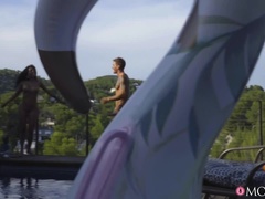 Big booty Latina poolside fling