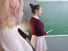 Большие сиськи, Брюнетки, Лесбиянка, В офисе, Рыжие, Студентка, Учитель, Сиськи