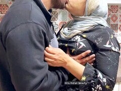 Arabe, Beso negro, Tía, Culo grande, Club, Ama de casa, Besar, Madres para coger