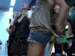 着衣女と全裸男, ヨーロピアン, グループ, Hd, 異人種間, レズビアン, ストッキング, スインガー