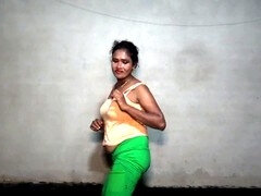 18 ans, Arabe, Collège université, Indienne, Maman, Nue  à poil