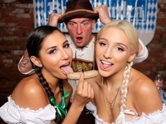 Kont, Pijpbeurt, Hondjeshouding, Fetisj, 1 man 2 vrouwen, Handbeurt, Tiener, Trio