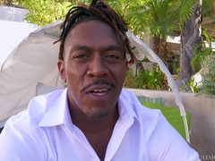 Grosser arsch, Grosse titten, Blasen, Schwanz, Interrassisch, Milf