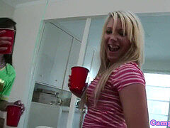 素人, 大学生, 学生寮, フェラする, ティーン