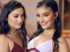 Morena, Abierta, Lesbiana, Coño, Afeitado, Flaco, Bofetada, Tetas