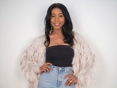 Grote mammen, Pijpbeurt, Bruinharig, Pop, Handbeurt, Hardcore, Interraciaal, Moeder die ik wil neuken