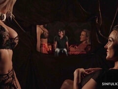 Zwart, Blond, Pijpbeurt, Vrouw, Likken, Moeder die ik wil neuken, Orgasme, Kut duiken