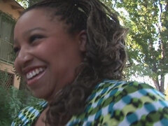 Gros cul, Gros seins, Noire, Sucer une bite, Tir de sperme, Grosse, Seins naturels, Solo