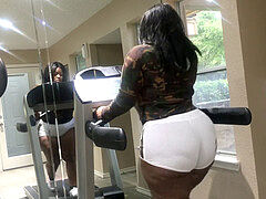 Negro, Sucio, Gimnasio