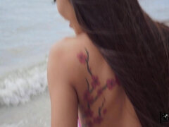 Amateur, Asiático, Playa, Garganta profunda, Corridas faciales, Al aire libre, Pequeña, Cabello corto