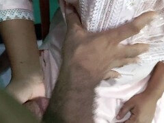 Leie, Paar, Gehörnter ehemann, Japanische massage, Zierlich, Muschi, Strümpfe, Flotter dreier