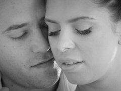 Cul, Gros seins, Sucer une bite, Brunette brune, En levrette, Embrassement, Mère que j'aimerais baiser, Chatte