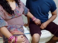 Hot Indian bhabhi Gandu-Aunty with a perfect body and a giant booty