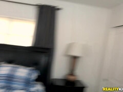 Amerikaans, Badkamer, Grote lul, Grote mammen, Pijpbeurt, Diep in de keel, Hardcore, Nat