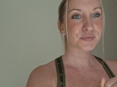 Leie, Grosse titten, Blondine, Frau, Fetisch, Sporthalle, Milf, Pov