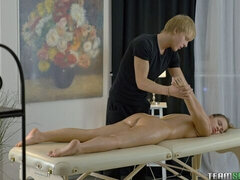 Enthousiasteling, Grote lul, Lul, Hondjeshouding, Masseren, Natuurlijke tieten, Zuigen, Tieten likken