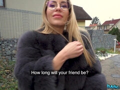 Enthousiasteling, Blond, Jurk, Sperma in gezicht, Natuurlijke tieten, Gezichtspunt, Tatoeage, Tieten likken