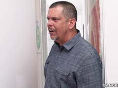 18 jahre, Leie, Blondine, Hundestellung, Aufs gesicht abspritzen, Hardcore, Hd, Rasiert