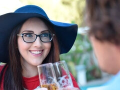 Leie, Grosser arsch, Braunhaarige, Hundestellung, Kleid, Behaart, Sekretärin, Jungendliche (18+)