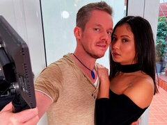 Amateur, Grosse bite, Brunette brune, Fille latino, Seins naturels, Tatouage, Adolescente, Nénés