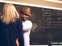 Mamada, Corrida, Hd, Bragas, Castigada, Gritar, Falda, Adolescente
