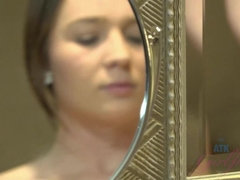 18 ans, Salle de bains, Sucer une bite, Éjaculation interne, Talons, Chatte, Rasée, Maigrichonne