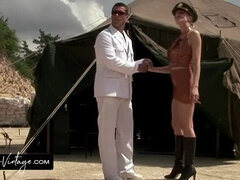 In den arsch, Blondine, Doppelpenetration, Gruppensex, Hardcore, Rau, Uniform, Vintage