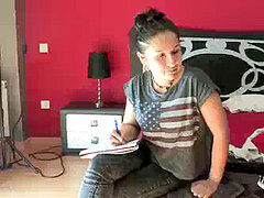 Enthousiasteling, Pijpbeurt, Bruinharig, Sperma shot, Europees, Vingeren, Spaans, Tatoeage