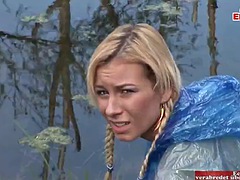 Gros seins, Blonde, Sucer une bite, Tir de sperme, Faciale, Seins naturels, De plein air, Adolescente