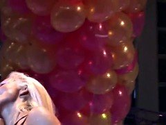 Большие сиськи, Блондинки, Милф, Обнаженные, На публике, Мачеха