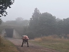 Francés, Lencería, Masturbación, Al aire libre, Público, Solo, Tetas, Juguetes