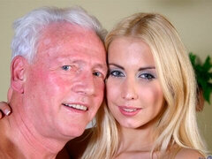 Blonde, Branlette thaïlandaise, Hard, Énorme, Lingerie, Infirmière, Dénudage, Adolescente