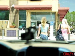 Grote kont, Grote mammen, Seksspeelgoed, Likken, Moeder die ik wil neuken, Tiener, Trio, Nat