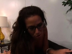 Sperma im mund, Schwarz, Hardcore, Absätze, Interrassisch, Milf, Nippel, Büro