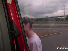 Blonde, Sucer une bite, Plantureuse, Femme couguar, Branlette thaïlandaise, Lingerie, Masturbation, Mère que j'aimerais baiser