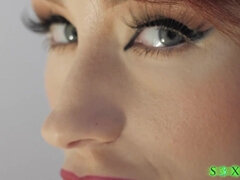 Gros seins, Plantureuse, Éjaculation interne, Interracial, Lingerie, Mère que j'aimerais baiser, Rousse roux, Nénés