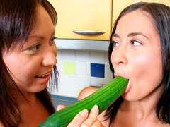 Chica, Cocina, Lesbiana, Lamidas, Lencería, Afeitado, Estriptis, Tetas